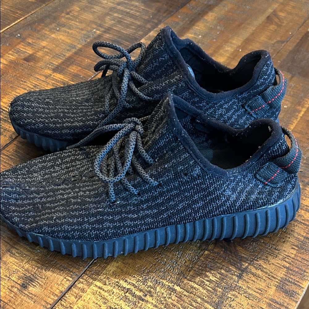 ADIDAS YEEZY 350 BOOST PIRATE BLACK KANYE WEST SIZE 7.5